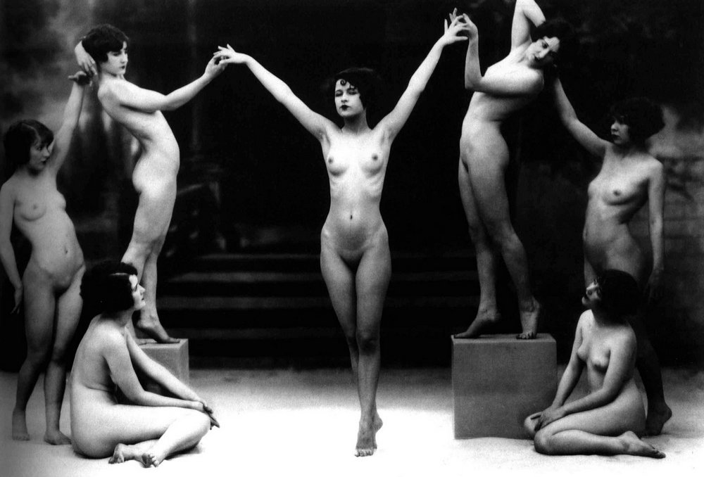 seven naked women in vintage art photo pose by Albert Arthur Allen 